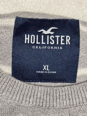 Hollister Men's Heather Gray Crewneck Sweater
